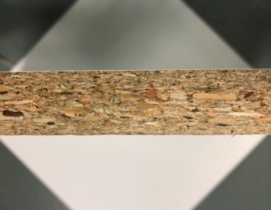 最新新选了一款环保性能和物理结构都相当理想的板材——露水河刨花板