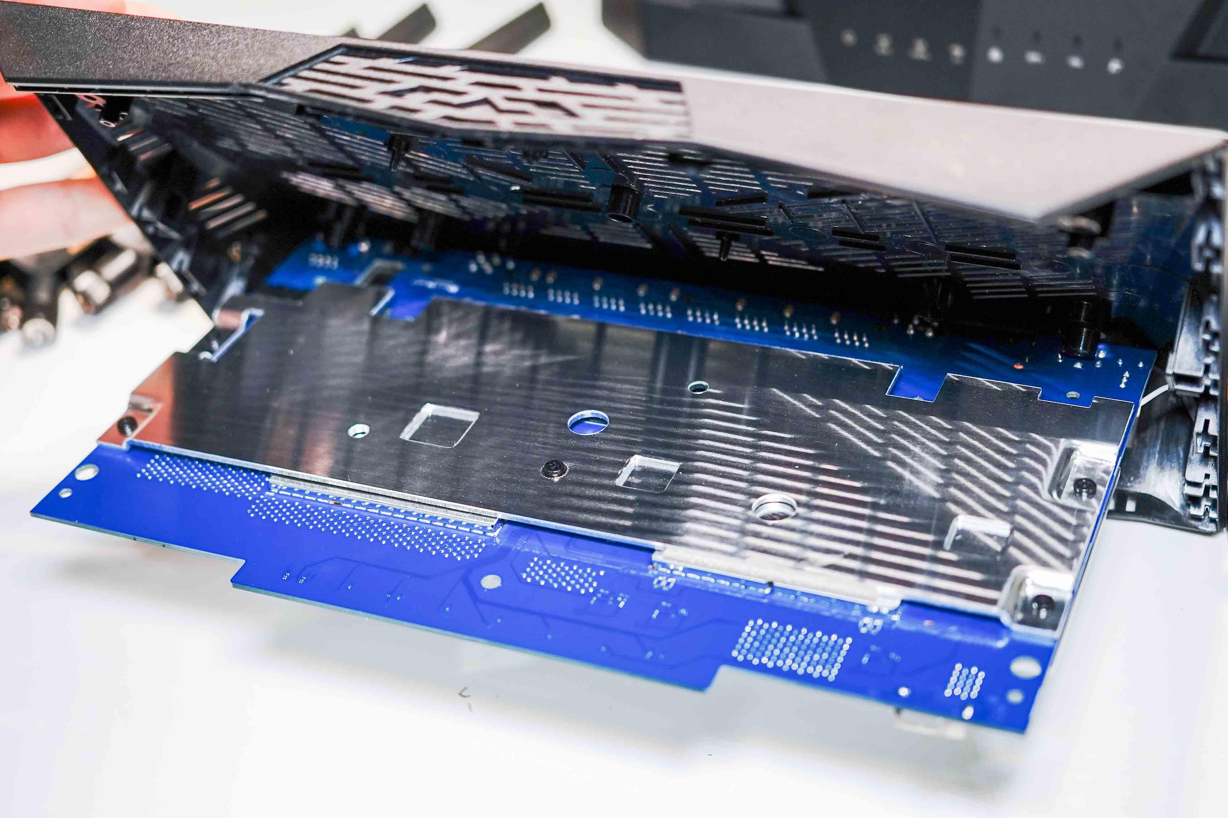 满血wifi7路由器首发评测丨华硕rtbe88u路由器拆解与mlo调试教程