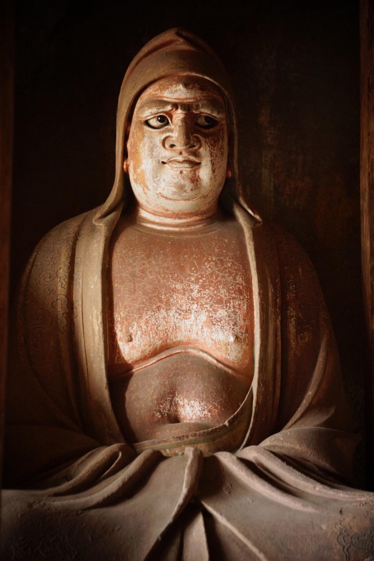 为什么中国古代工艺雕塑品很逼真而人物雕塑简直没法看