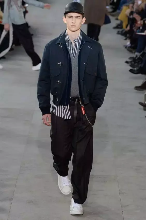 秋冬男生搭配男生秋天怎么叠穿男生秋季基本款有哪些