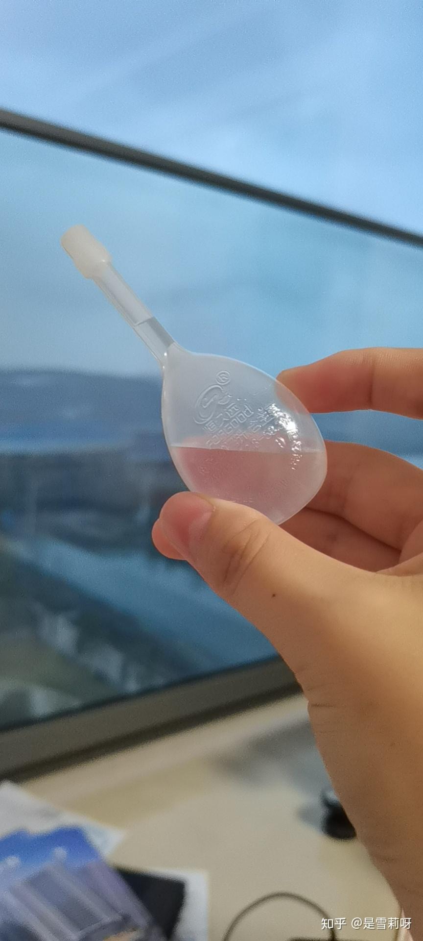 发现我这几个月竟然慢慢用掉了小半盒的开塞露,用来做护手霜,涂手的