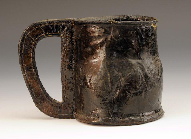 中世纪的人用什么喝啤酒,大木杯吗?