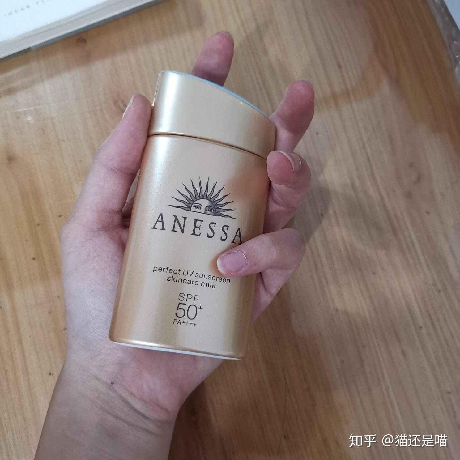 粉底液怎么样涂亮 v2-f1bb387bce38bf82afb35645205ac6fd_r.jpg