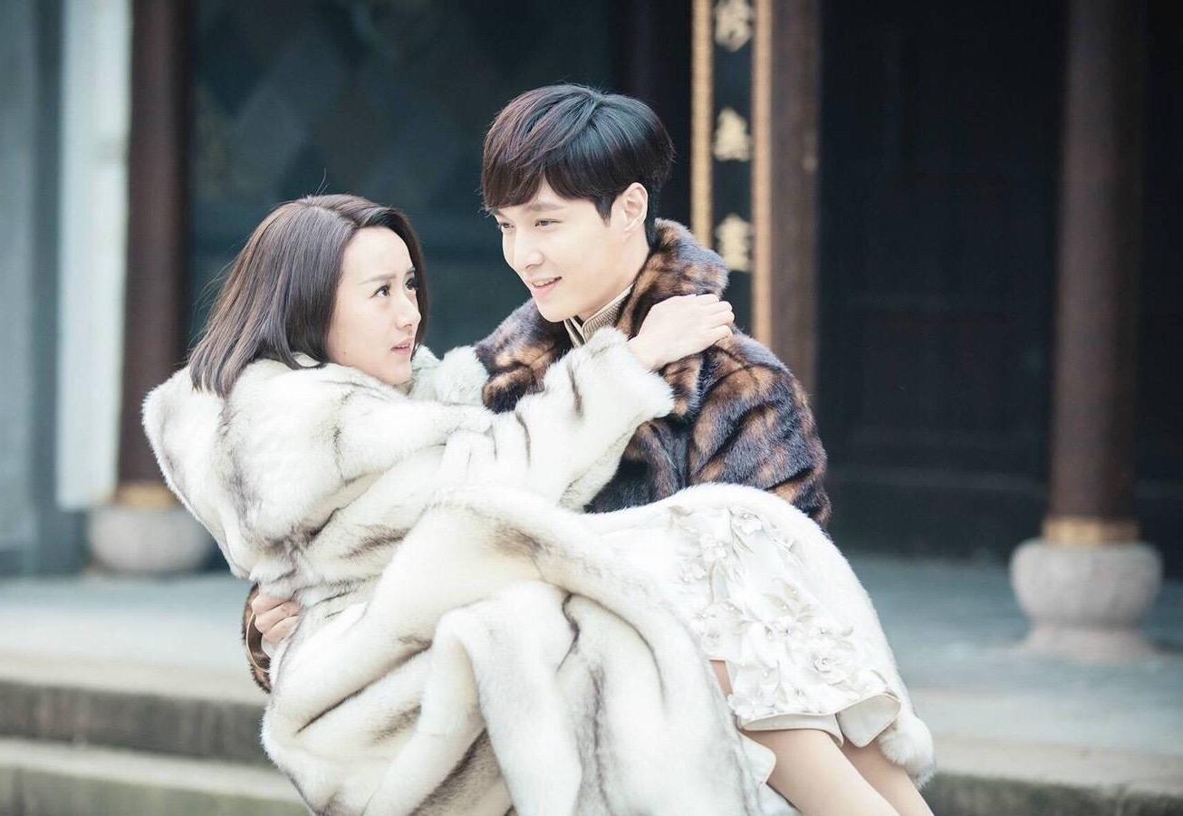 看老九门的二月红和丫头我尴尬癌都出来了两人完全没有夫妻情深的感觉