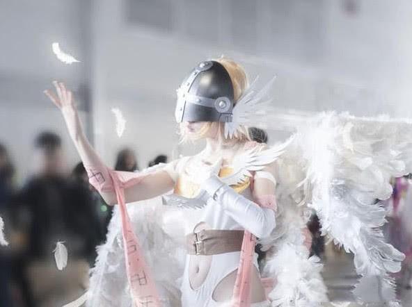 最难cos的天女兽出现了小姐姐仅靠连体秋裤神还原