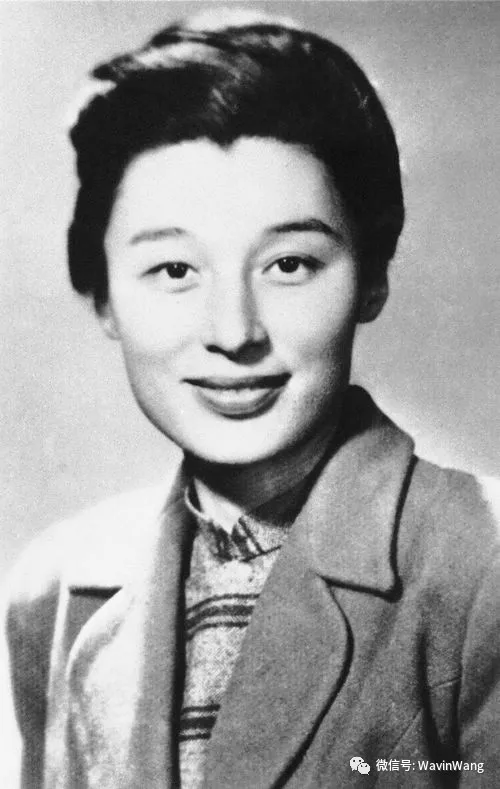 韩赛中的"韩素音",原名周光瑚,系著名英籍华裔作家,医学博士.