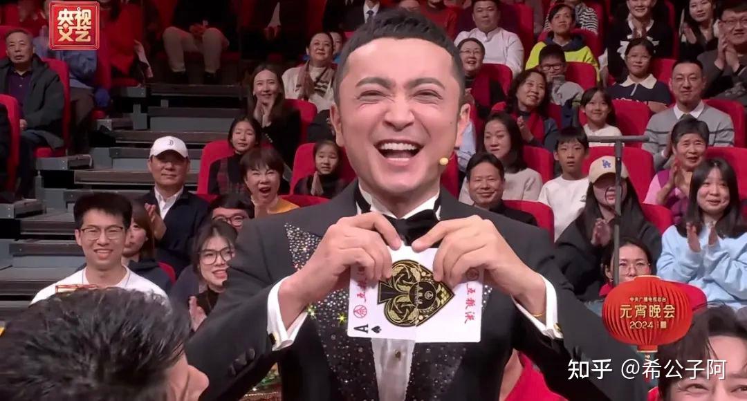 "尼格买提·没对上":春晚"翻车"第一人,被警方当典型案例,他能成为