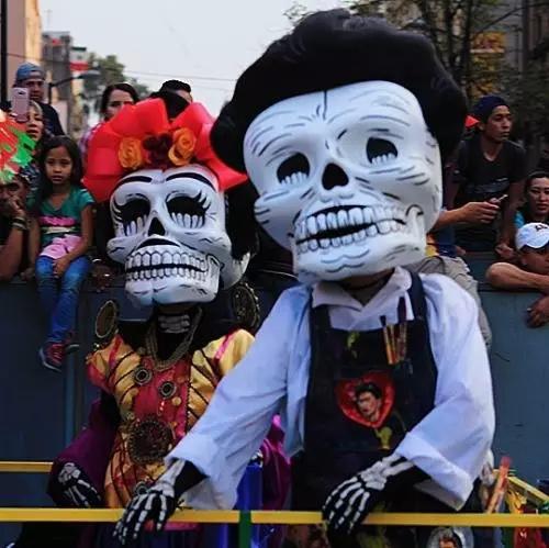 一大波骷髅齐聚墨西哥这也许是世界上最温暖的狂欢