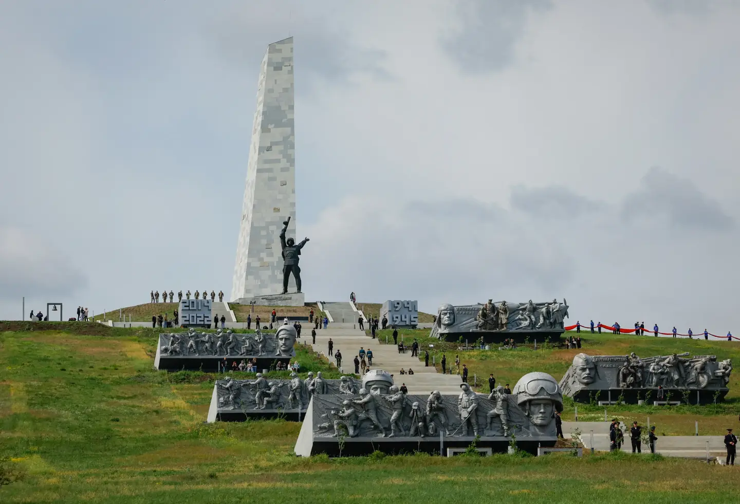 萨乌尔-莫吉拉修复纪念碑揭幕仪式