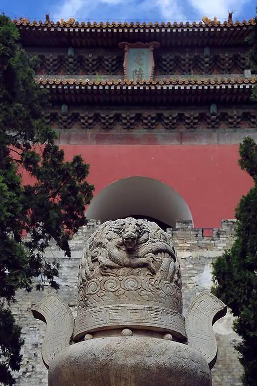 [图说]古今影像大明十三陵－－十五，明神宗万历帝朱翊钧定陵之开放的皇陵-明十三陵背后的帝王传奇