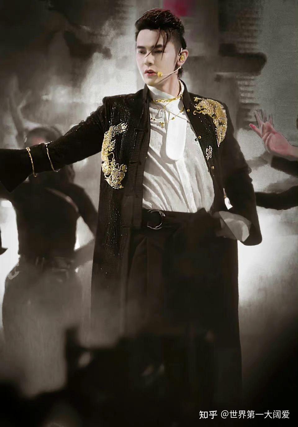 时尚新星张突然