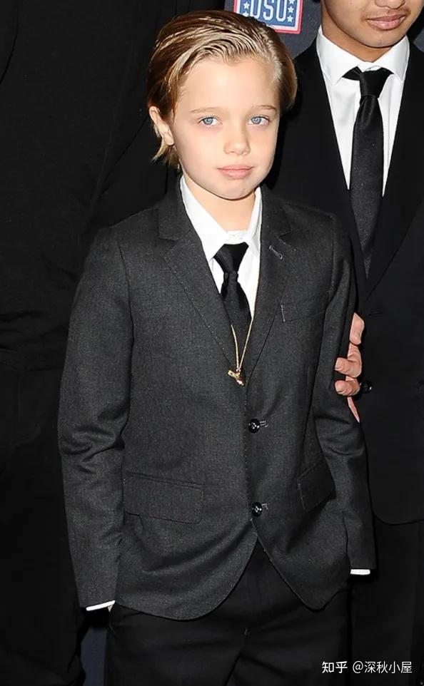 希洛外表的演变