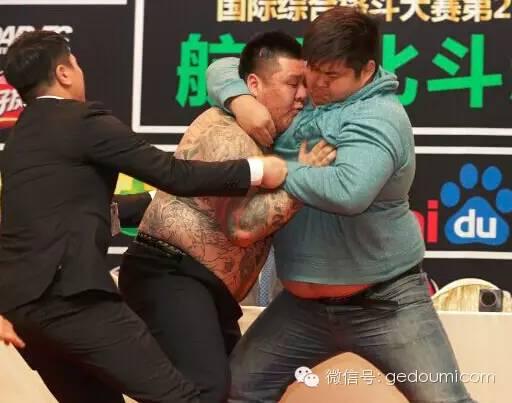 白近斌首度解释退赛原因敖日格乐金在勋让我很不爽