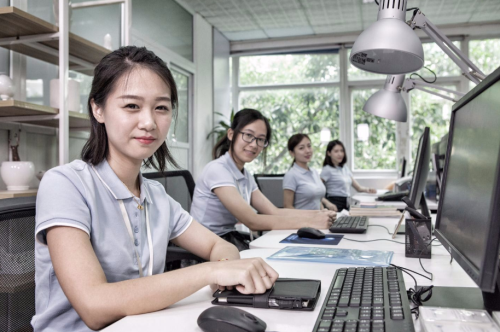 如何快速学习拍摄短视频 v2-f2ad9617b847fbc12df459e0688c1112_1440w.jpg