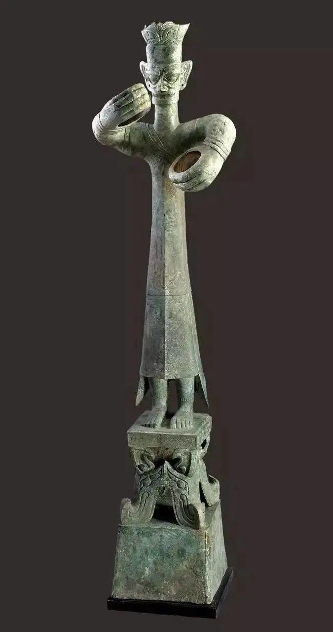 16三星堆青铜人像