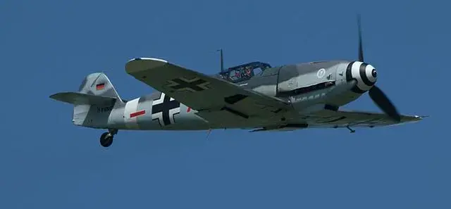 这些电影中出现过的飞机你都认识吗