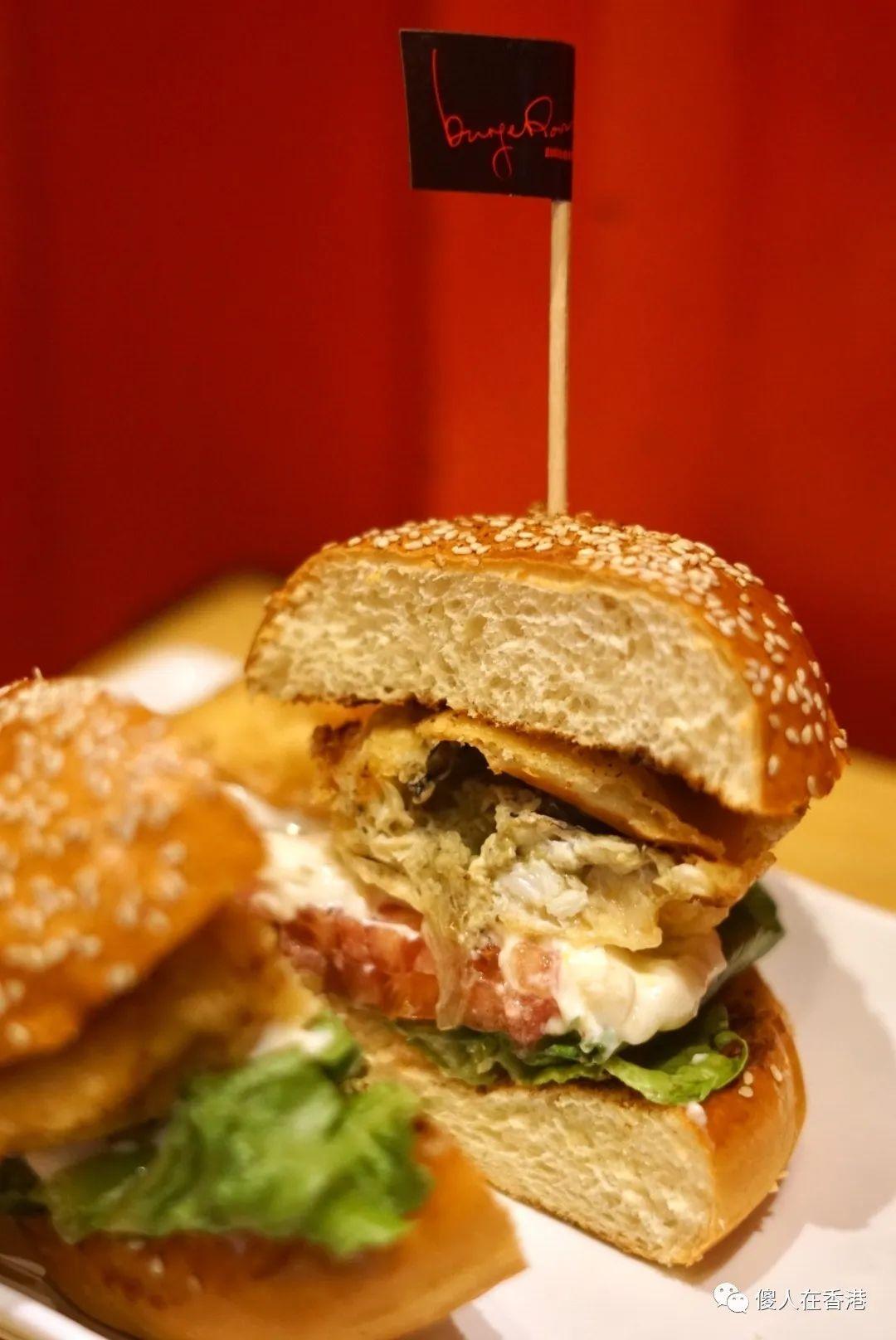 钢铁侠离开一周年,用一口芝士汉堡来怀念