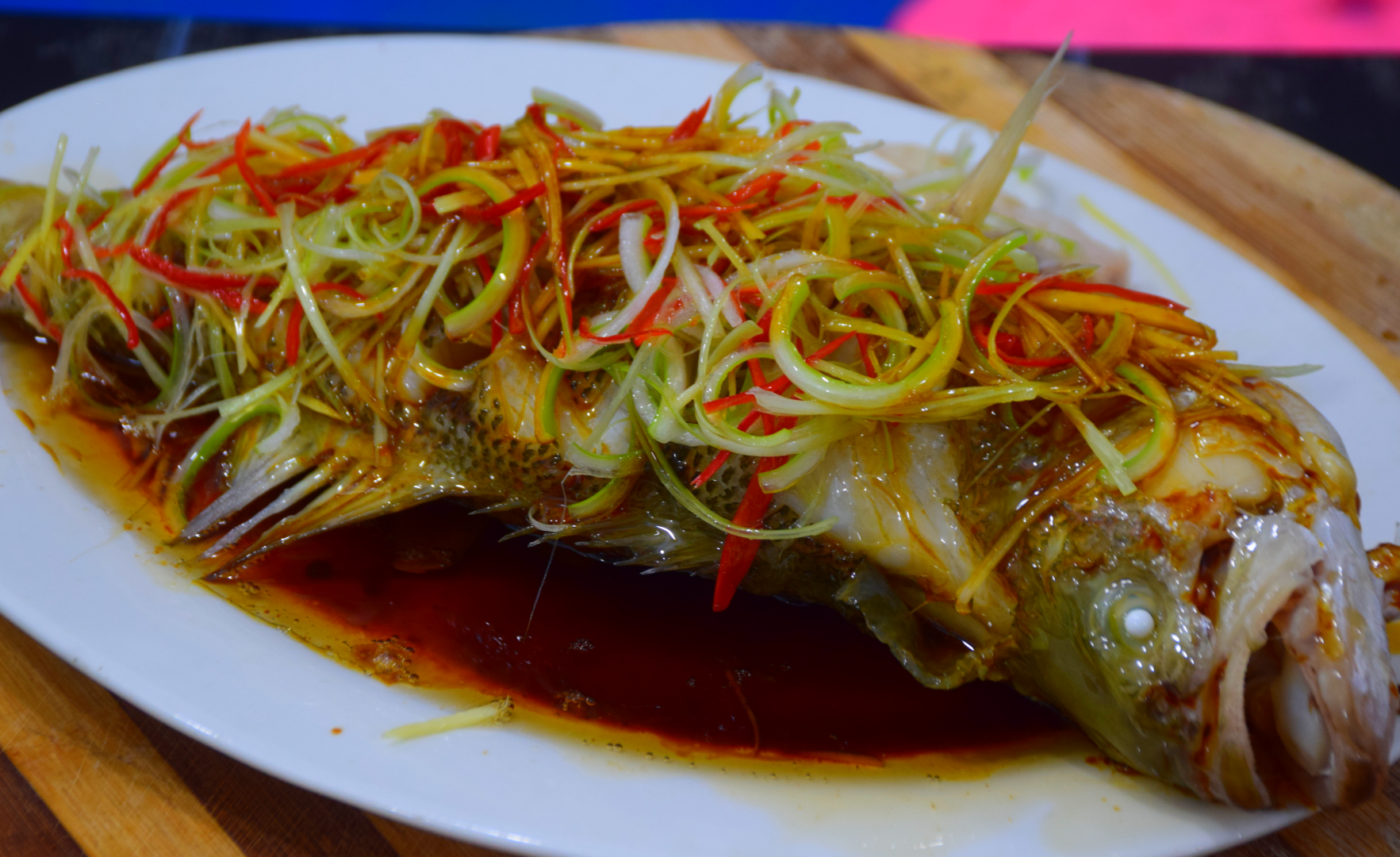 天气太冷不想做菜分享一道简单的清蒸鲈鱼家庭做法好吃又美观