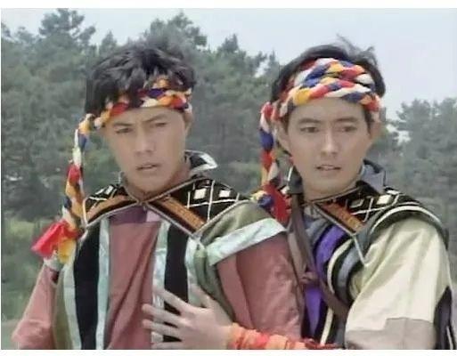 既然琼瑶阿姨三观如此不正,为什么当年琼瑶的作品(剧和书)还如此受追捧呢?