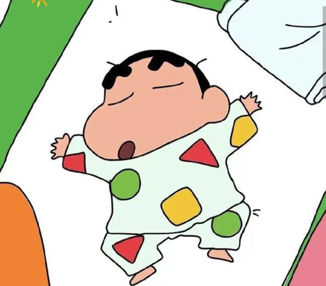 这款睡衣款式看着时尚也感觉比较温馨,尤其是蜡笔小新图案非常可爱