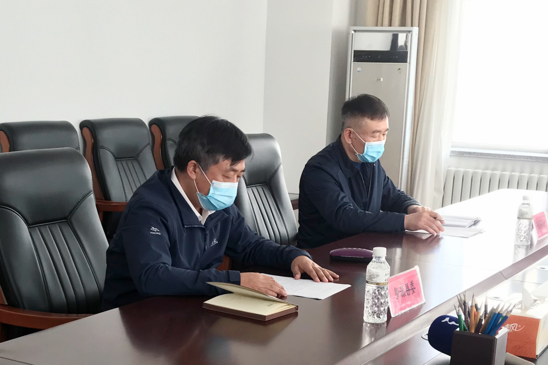 肇源县委副书记,县长迟维喜(左一),肇源县人民政府副县长张庆国(右一)