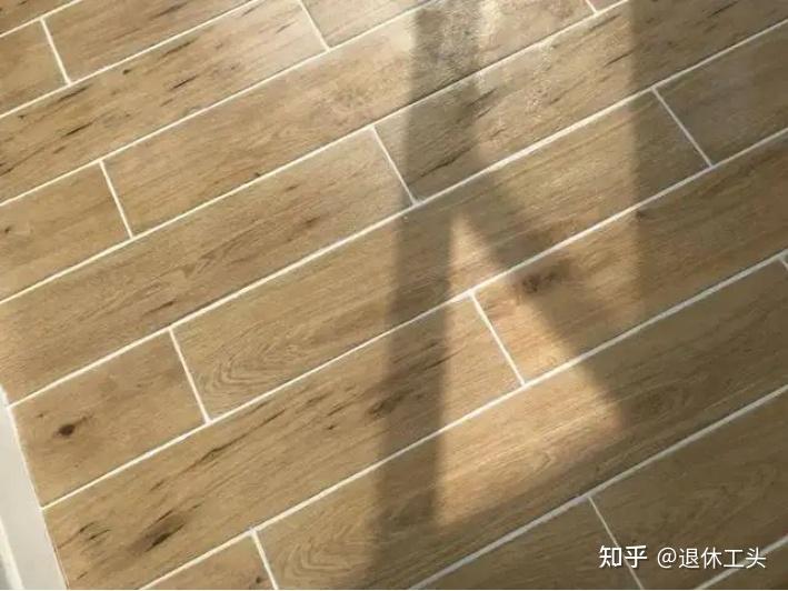 美观耐用的木纹砖,为何会被人“嫌弃”?过来人:缺点太多了! - 知乎