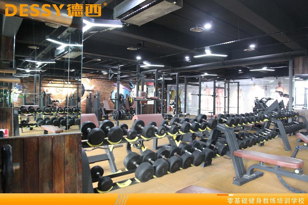 怎么考健身教练证多少钱 v2-f341ce3ace15156b8bba64a3dd71b605_r.jpg