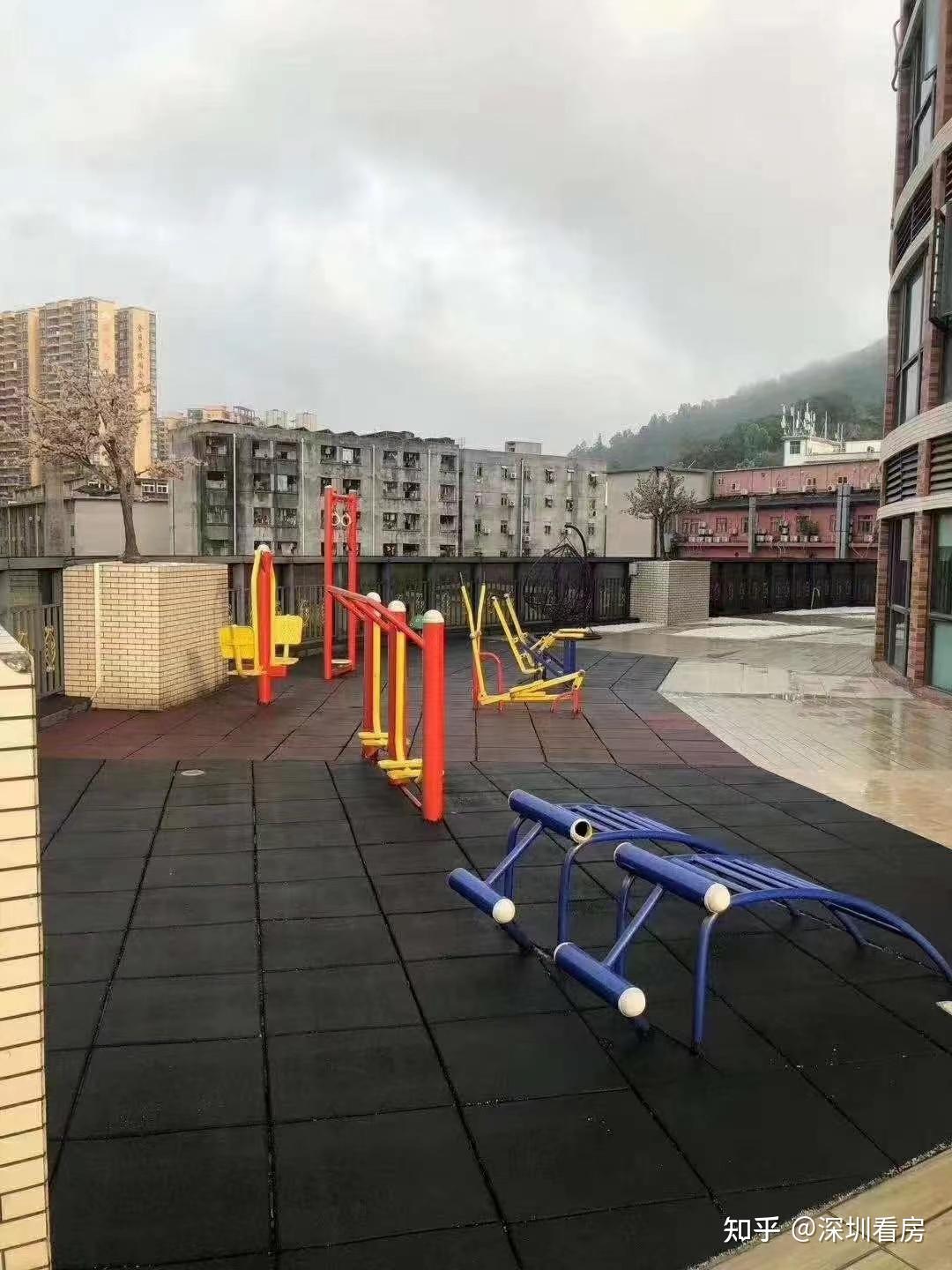 文康小学,幼儿园300米综合市场,铁仔山公园200米配套:旁边就是:107