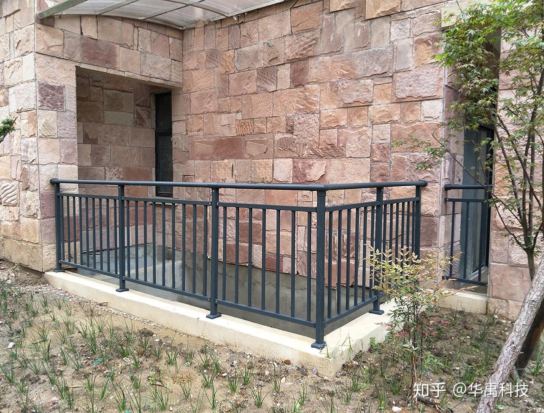 阳台栏杆用什么颜色好看