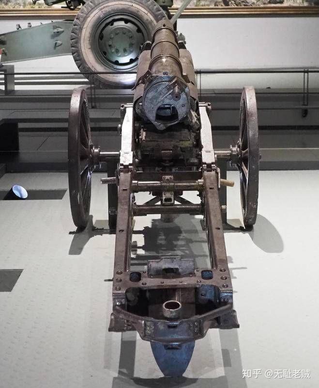 法国m1906式65mm山炮是当时射速最快的轻型火炮,达到每分钟18发,比