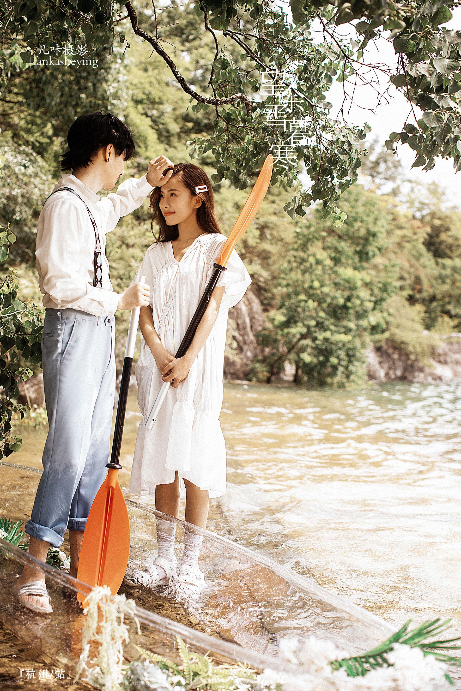 凡咔摄影杭州清新纪实旅拍你是想穿梭在花海中还是乘小船嬉戏玩闹