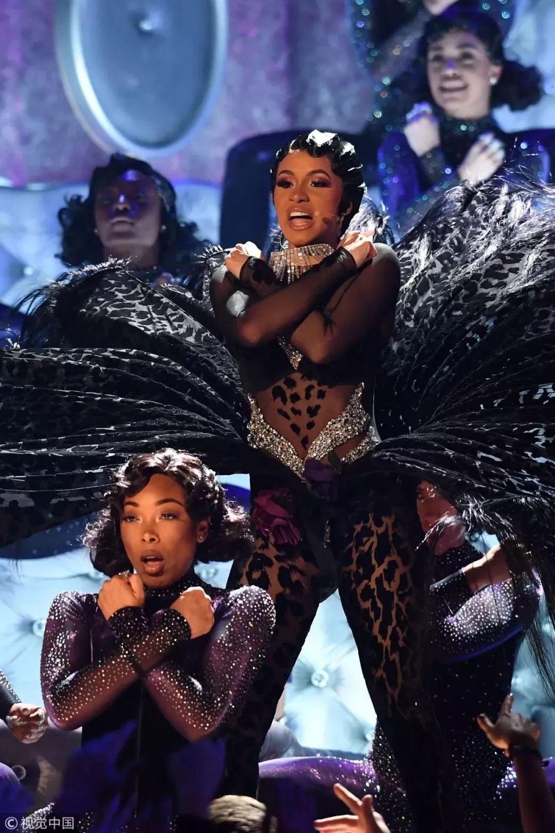 第61届格莱美谁最博眼球是贝壳精cardib还是花瓶水果姐