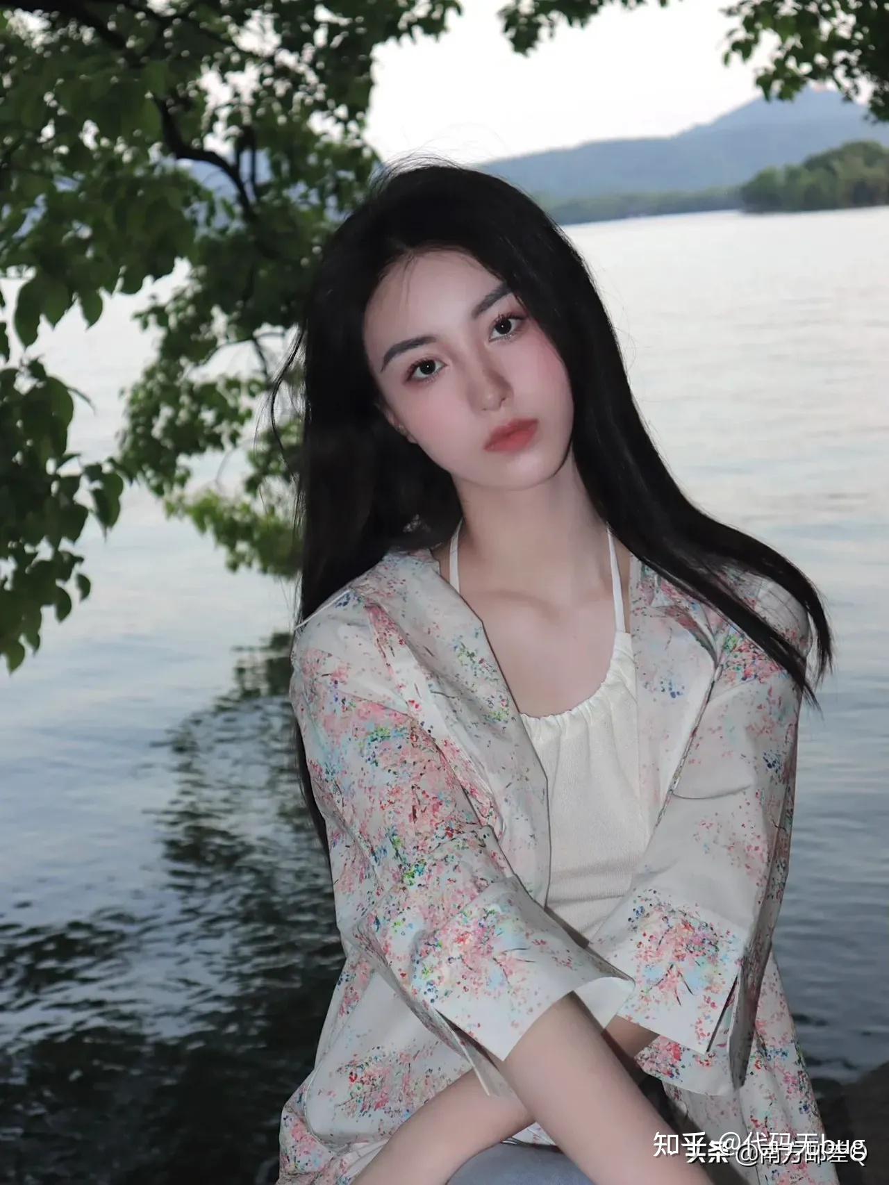 𝙒𝙚𝘾𝙝𝙖𝙩 | 精选40张8k高清全屏美女壁纸 - 知乎
