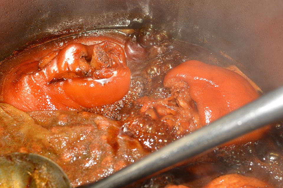 新手制作卤水猪脚粘锅怎么解决这些细节你都留意了吗