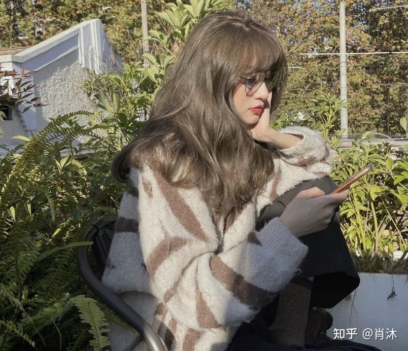 2021最热门的灰棕发色