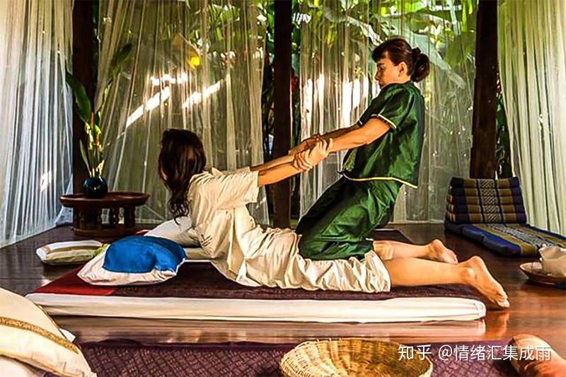 泰式按摩看到女技师这样做我的腰隐隐作痛