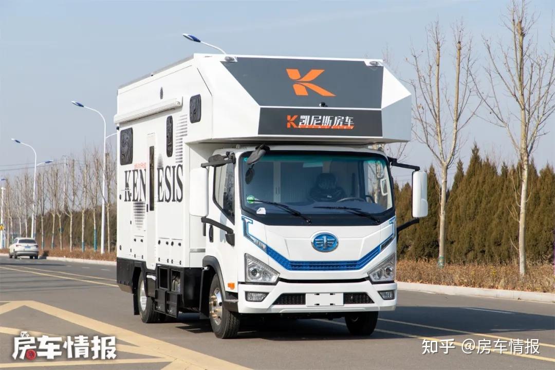 新款油电混动房车来了!50度电随便用,还解决了一个行业难题