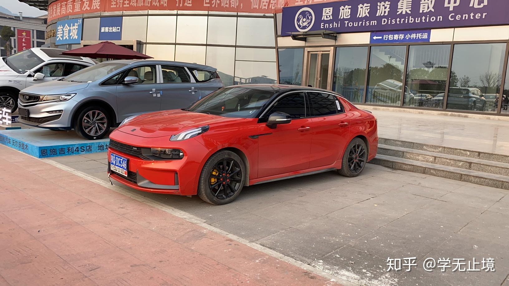 领克03红色适合黑顶吗