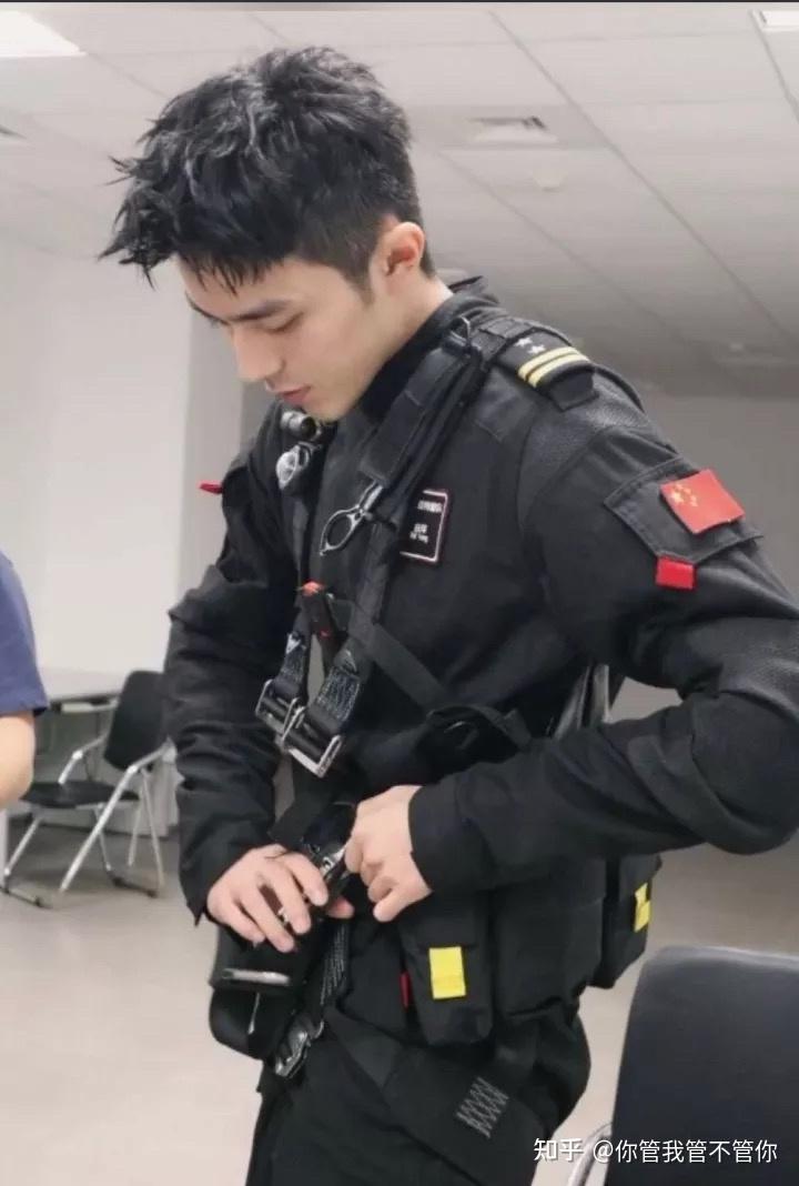 有帅气男生照片吗不要明星