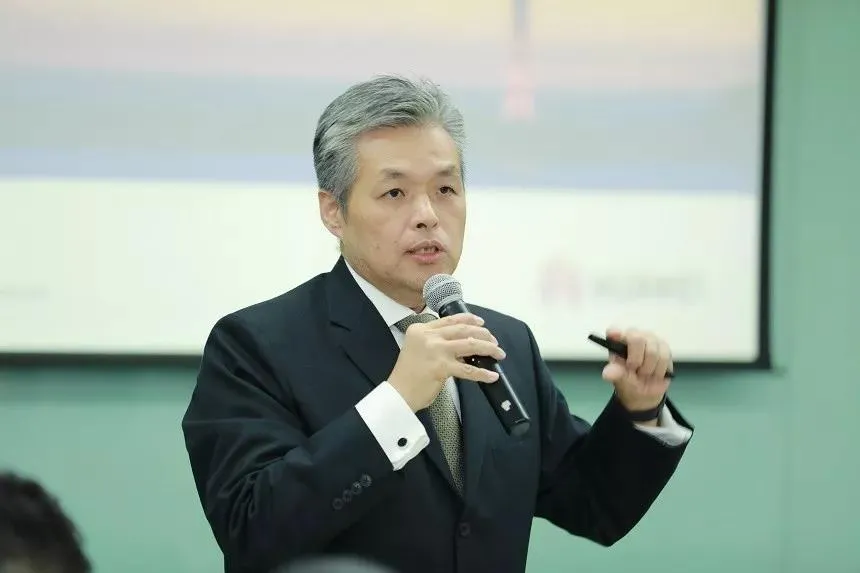 金融实习恭喜德勤牵手华为