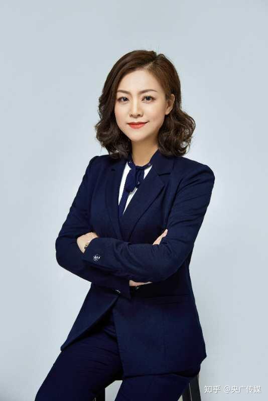 园长底俊媛女士致辞(上图)首都艺术家协会理事 李萍女士致辞(上图)