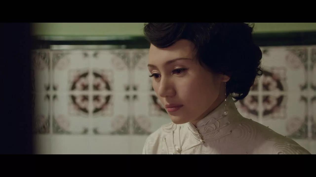 她最美丽的角色,是《大上海》里的叶知秋.