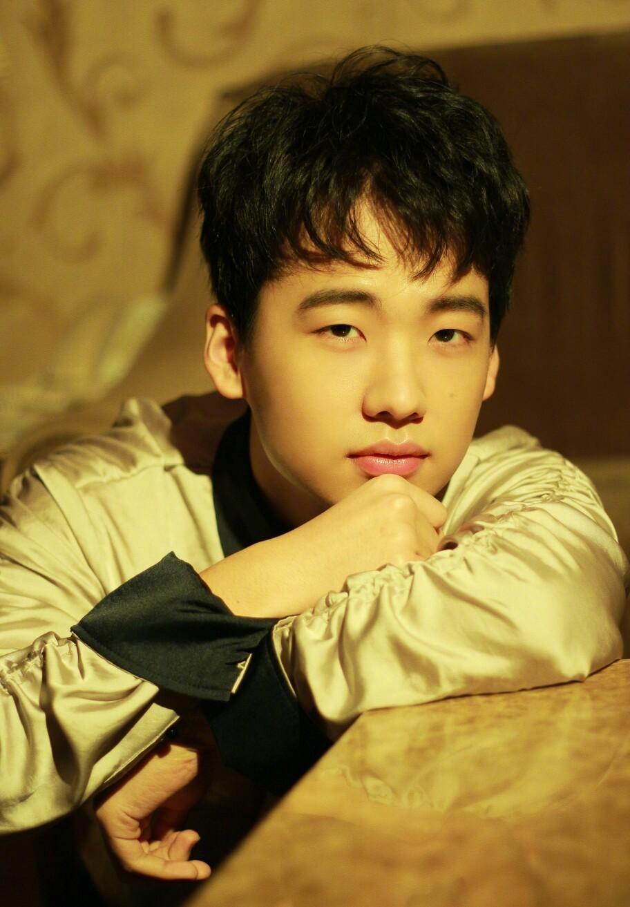 郭麒麟的星二代人设早崩了