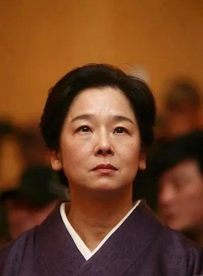 一个眼神让天王巨星为她花了18亿,不愧是日本第一小三 - 知乎