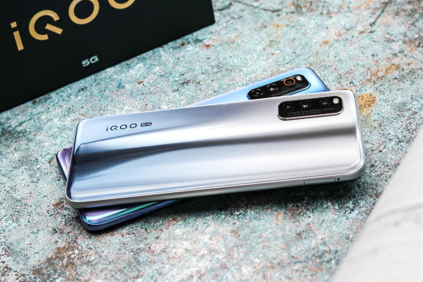 iqoo z1简评,拿下辣么多第一,可仍有3个缺点需要克服