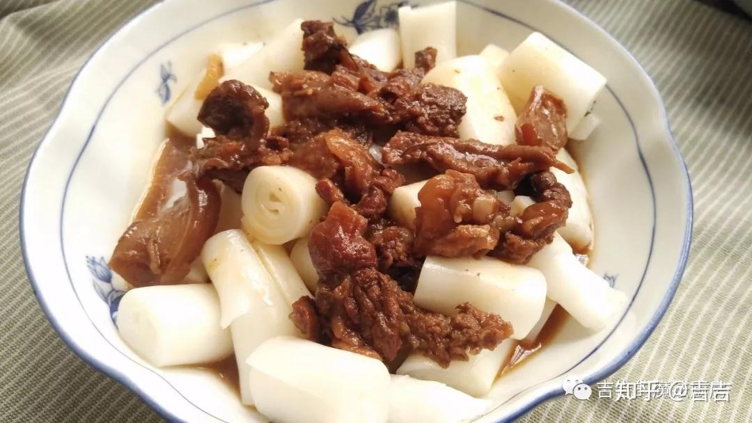 食材:猪肠粉500克,牛腩汁适量注:牛腩汁做法参照幸福就像一碗牛腩炖
