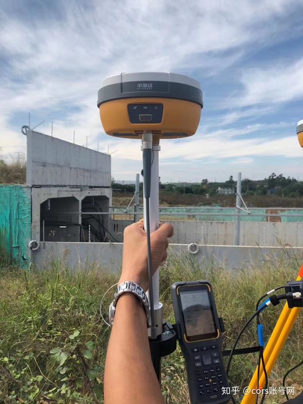 什么是千寻知寸cors账号它提供的定位服务精度如何使用时需要注意哪些