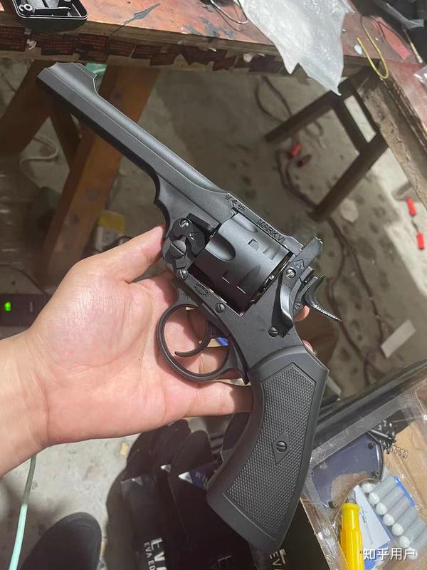 转轮手枪里像自动手枪中的M1911一样经典的一款是哪一把?