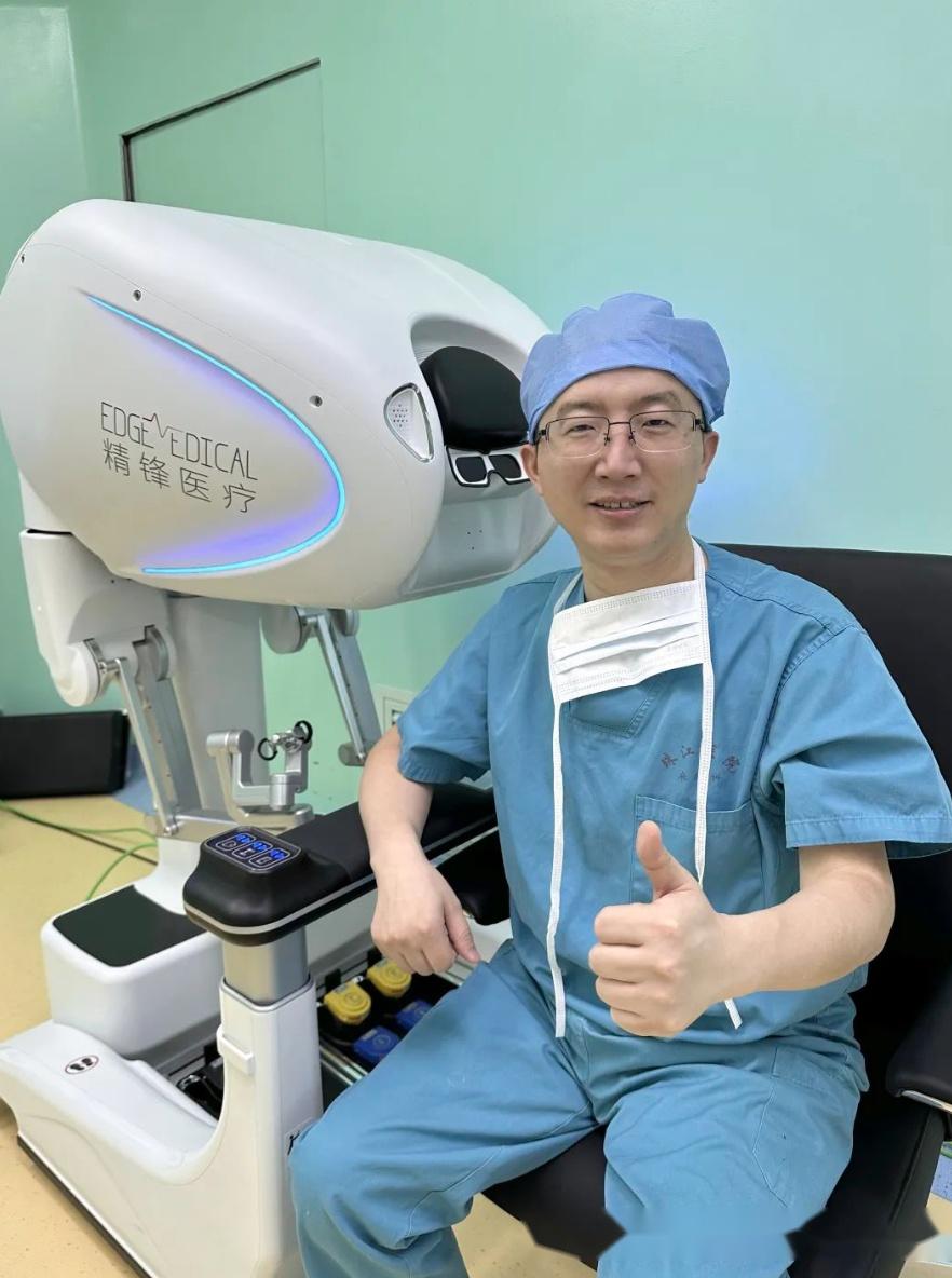 再攀高峰 | 精锋®多孔腔镜手术机器人手术量突破1000例 - 知乎