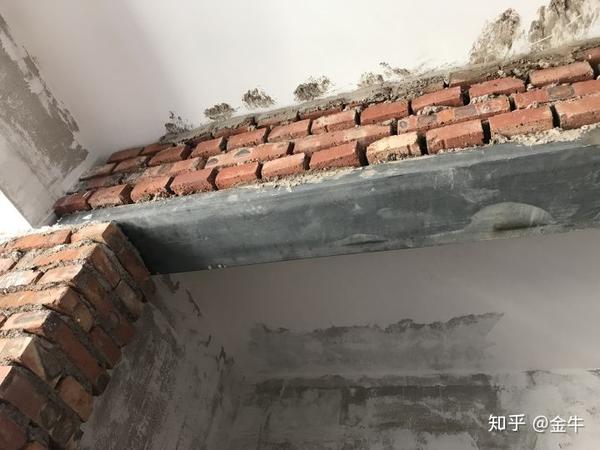 过梁:有门的地方就有过梁,可先方案有木方或者槽钢,根据大家取材情况